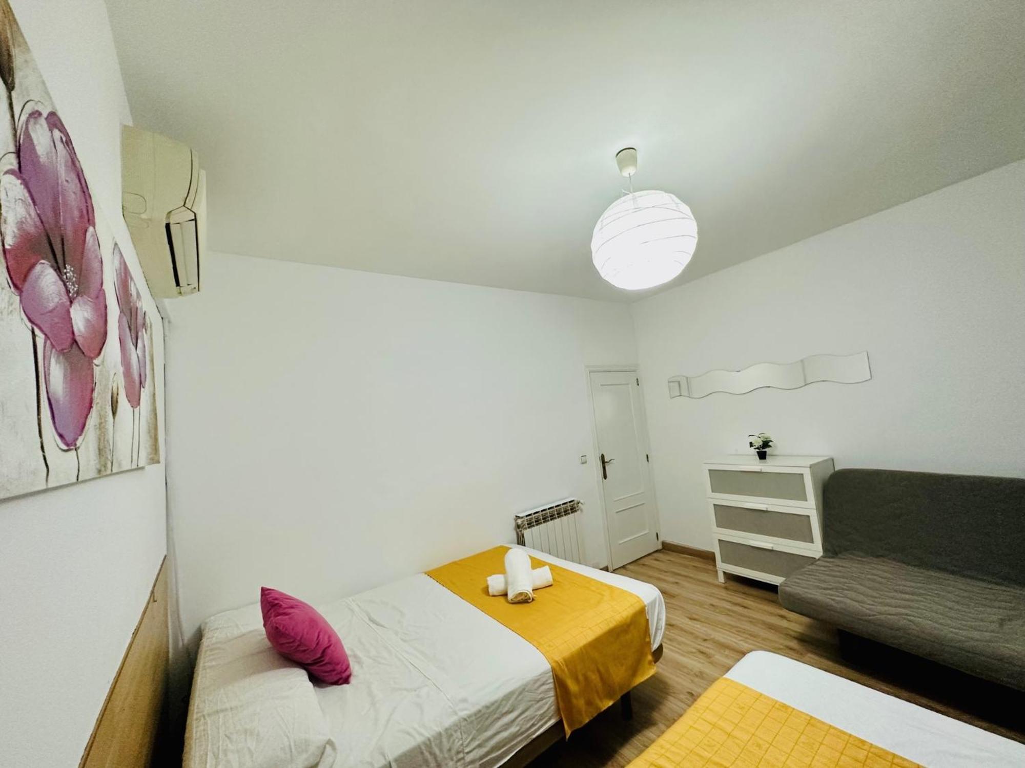 Rooms In Madrid Downtown Exterior photo